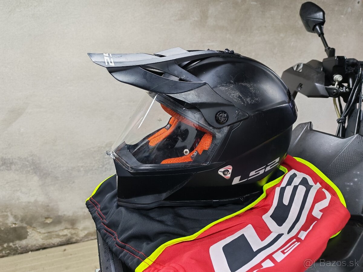 Použité prilby - 5