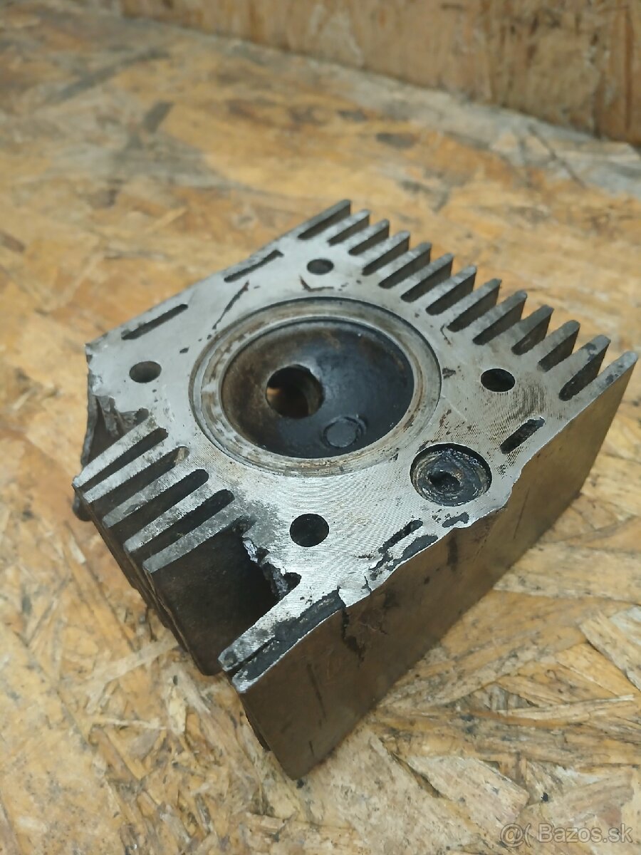 Babetta 207 hlava valca s dekompresorom - 5