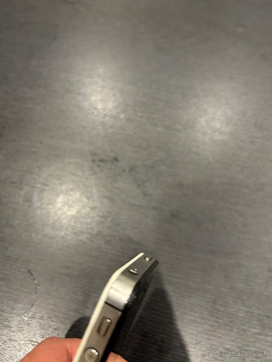 Predám Apple iPhone 4– Čierny - 5