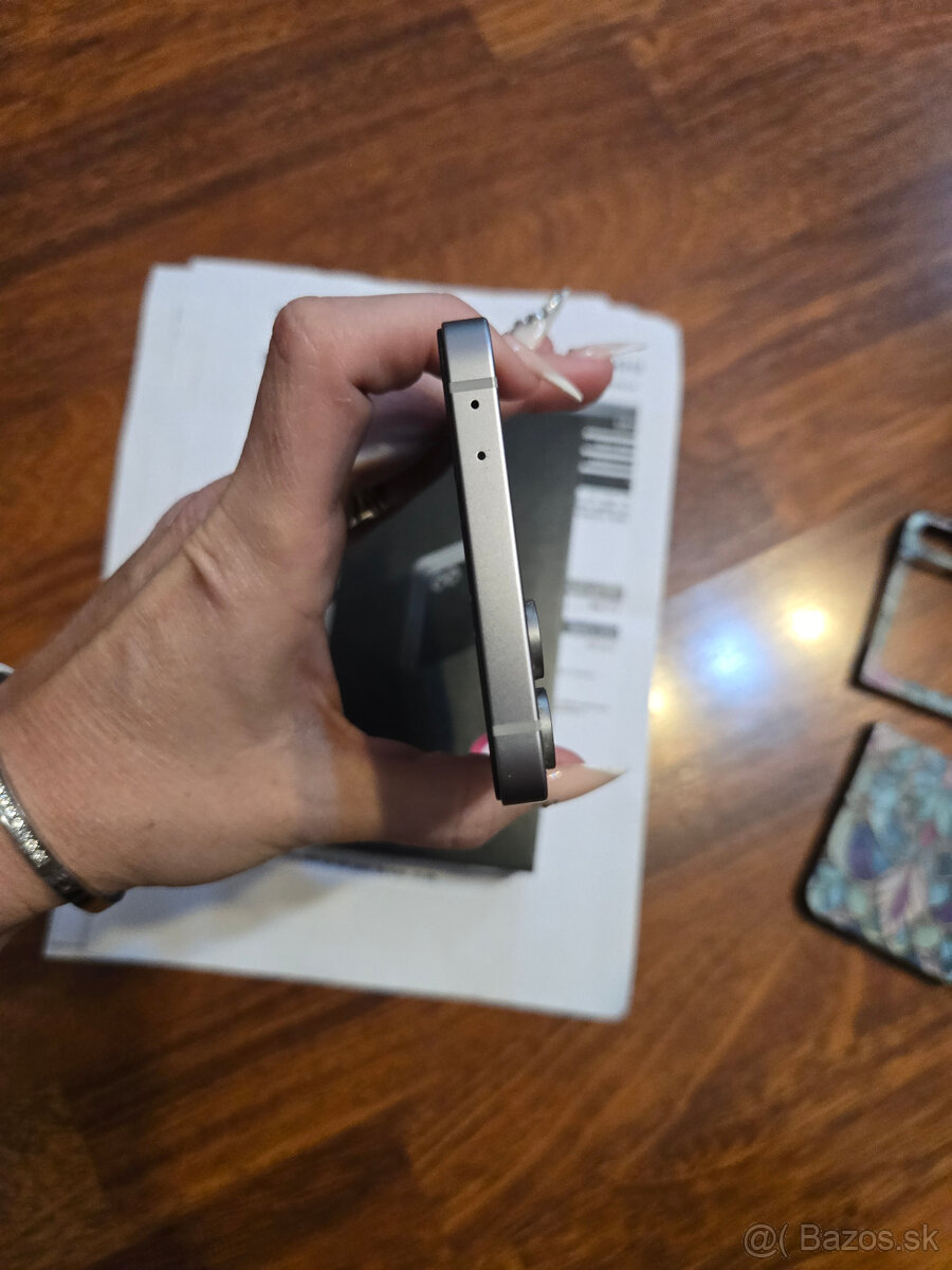 Samsung Z Flip 6 512GB - 5