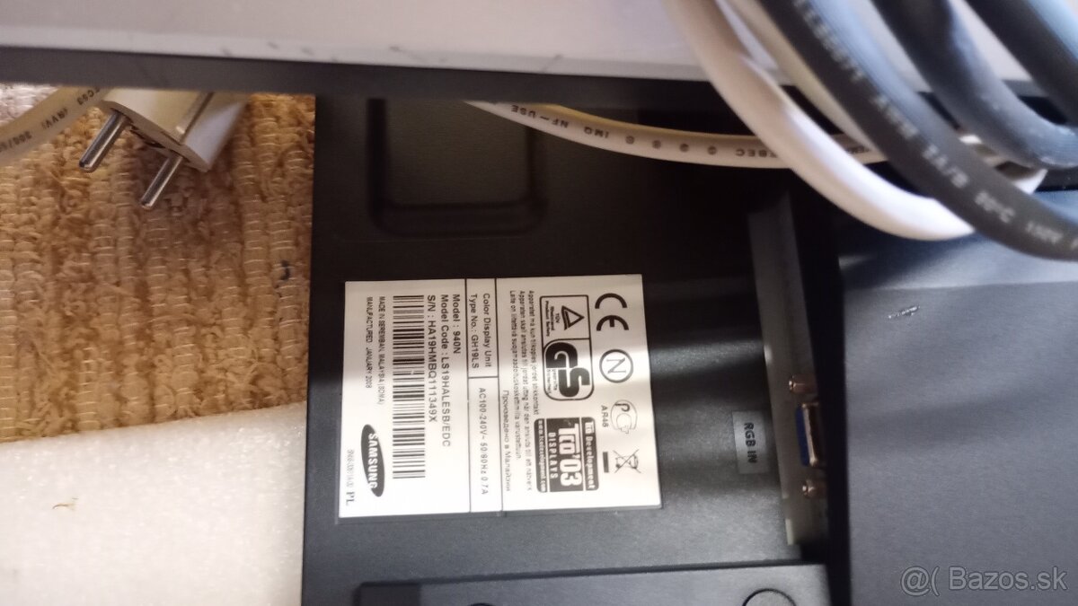 Predám LCD monitor Samsung 19" - 5