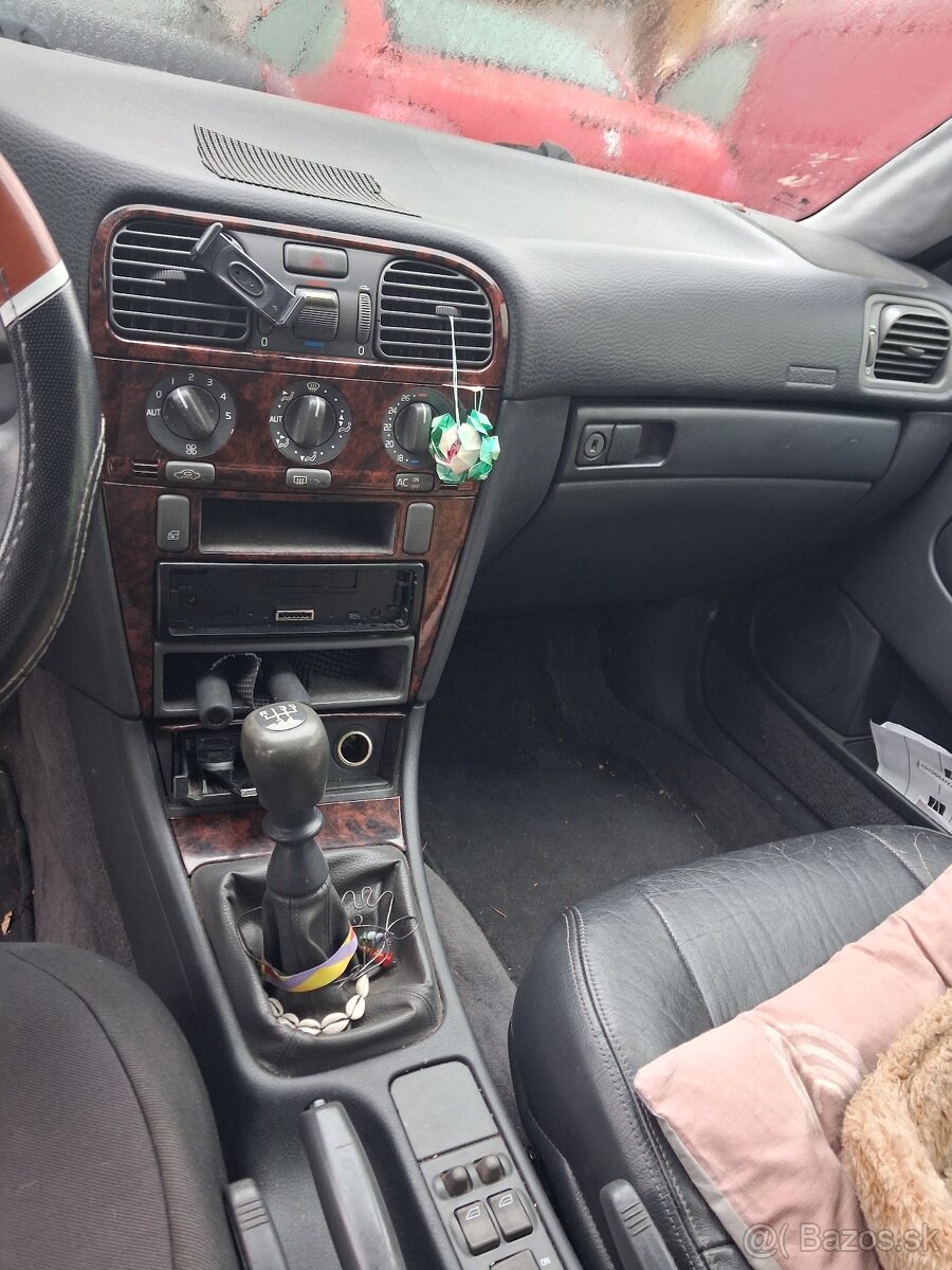 Predaj Volvo V40 benzín - 5