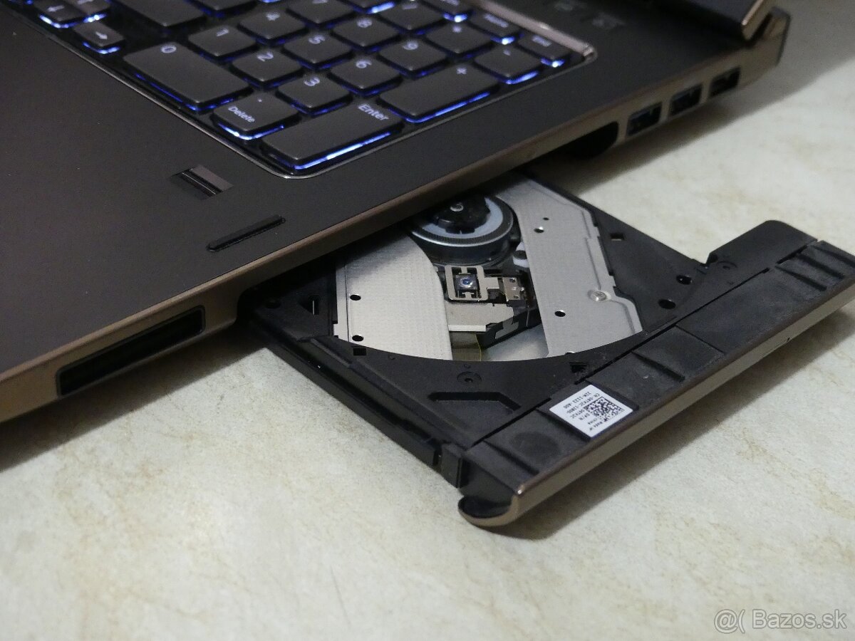 extra velky notebook Dell Vostro 3750 17", Win 11, i7, SSD - 5