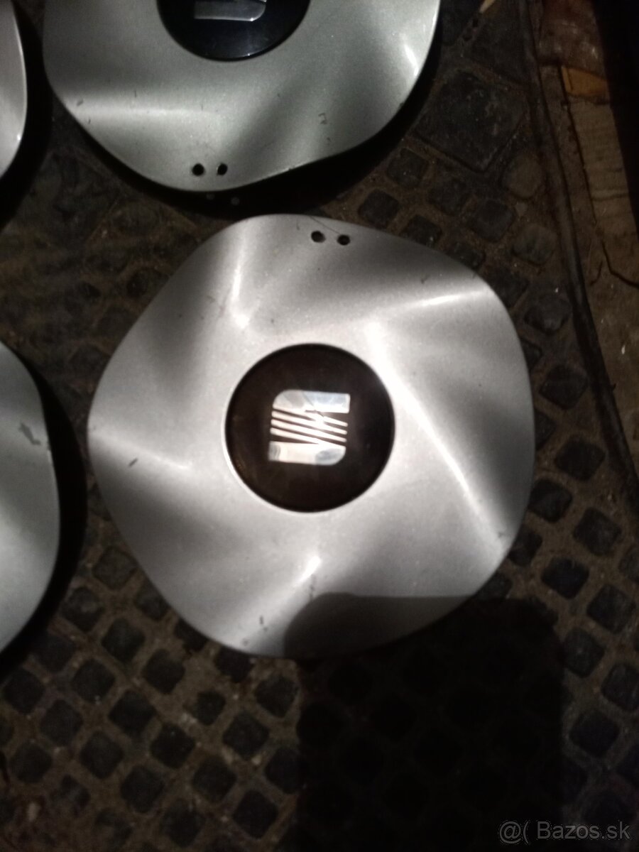 Predám 4x.stredové puklice - 5