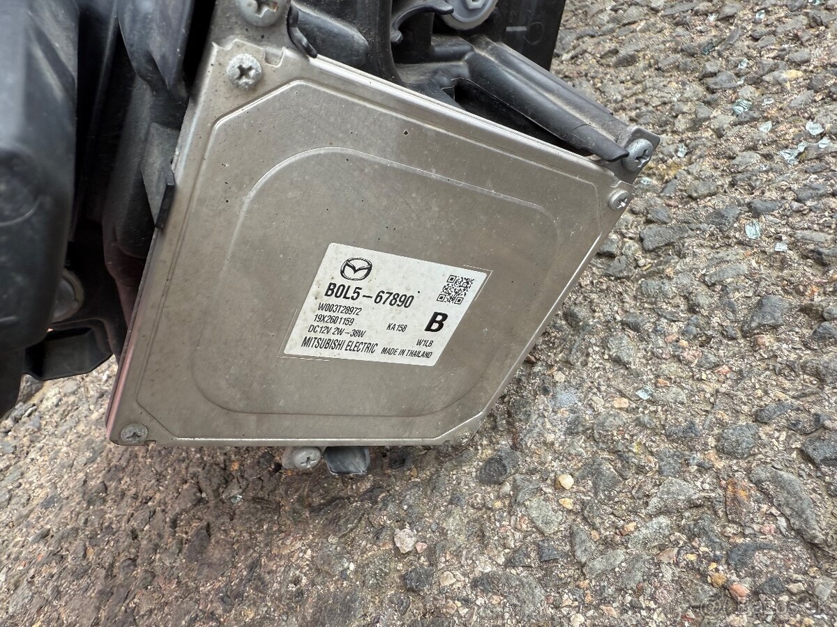 Predne svetla Mazda CX-30 - 5