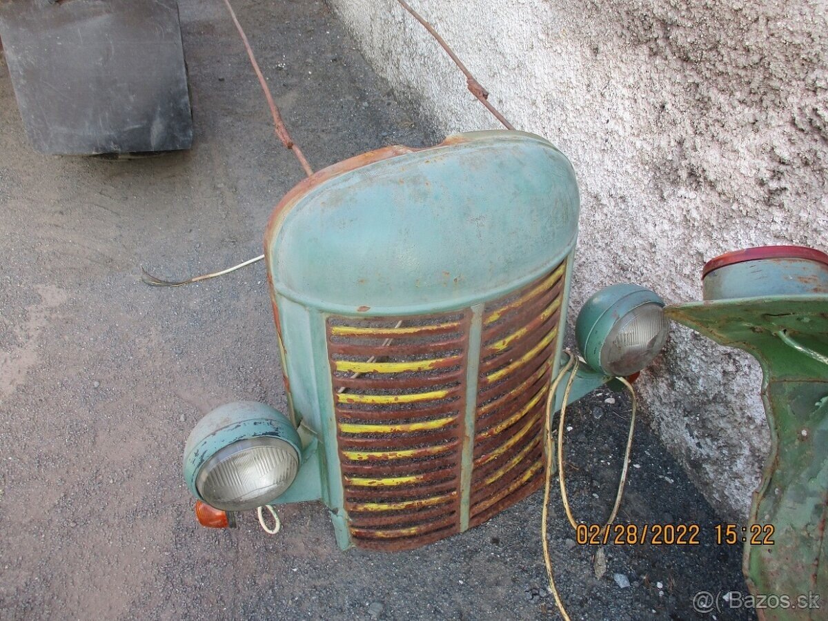 Škoda 30 traktor kolový po dílech - 5