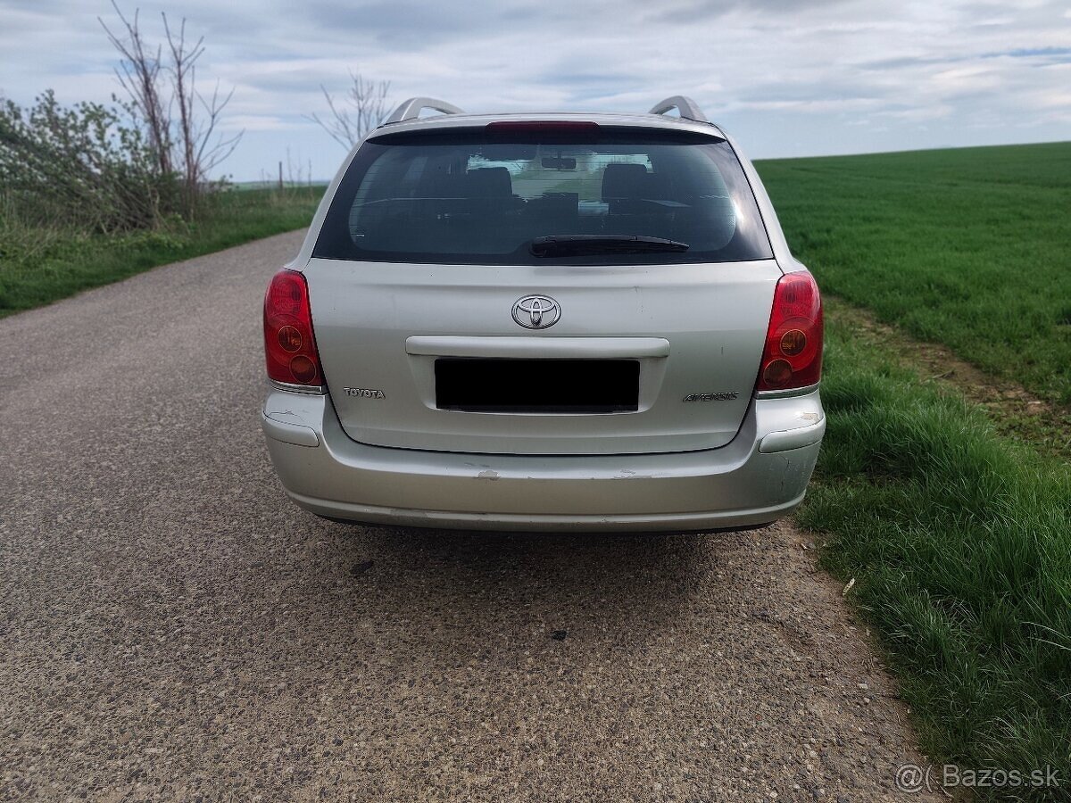 Toyota Avensis Combi 1.6 benzín - 5