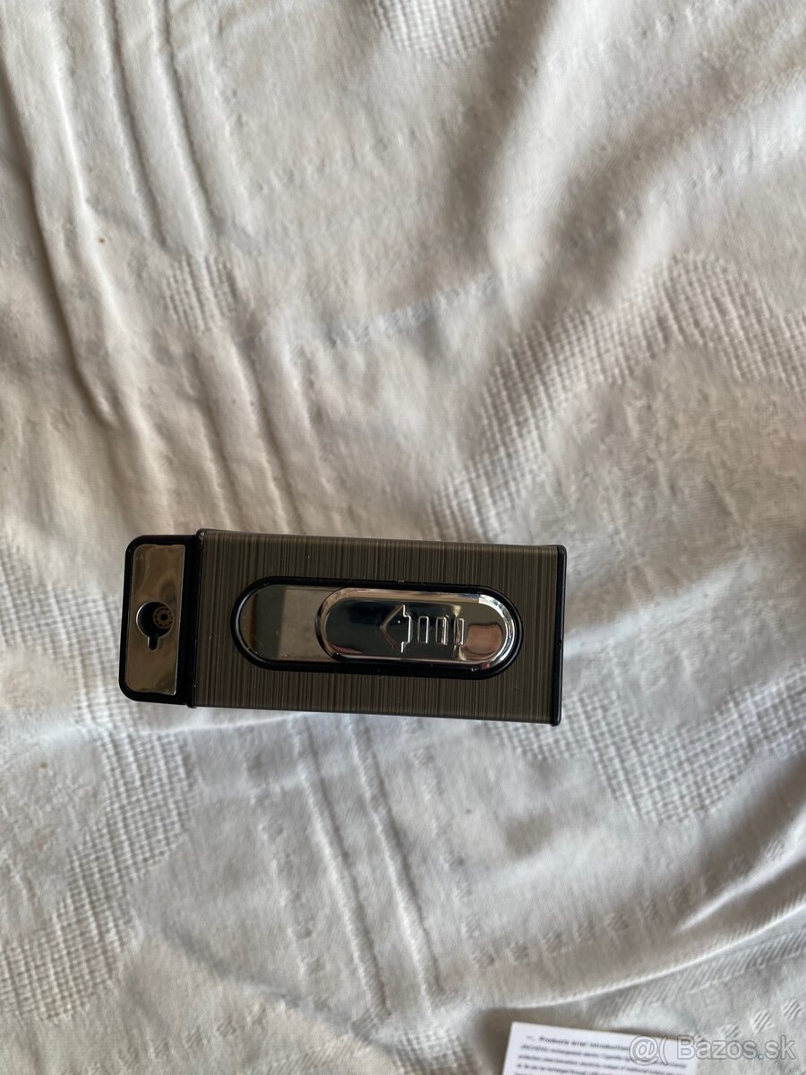 Puzdro na cigarety so zapalovačom - 5