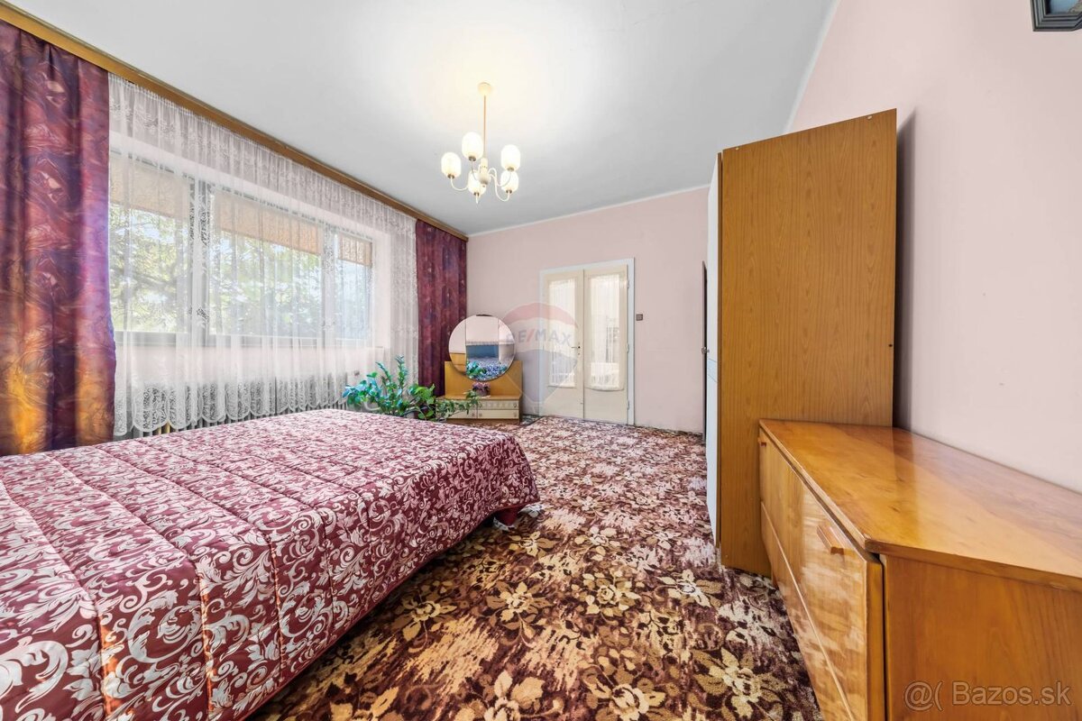 REMAX ponúka na predaj rodinný dom s dvomi bytovými jednotka - 5