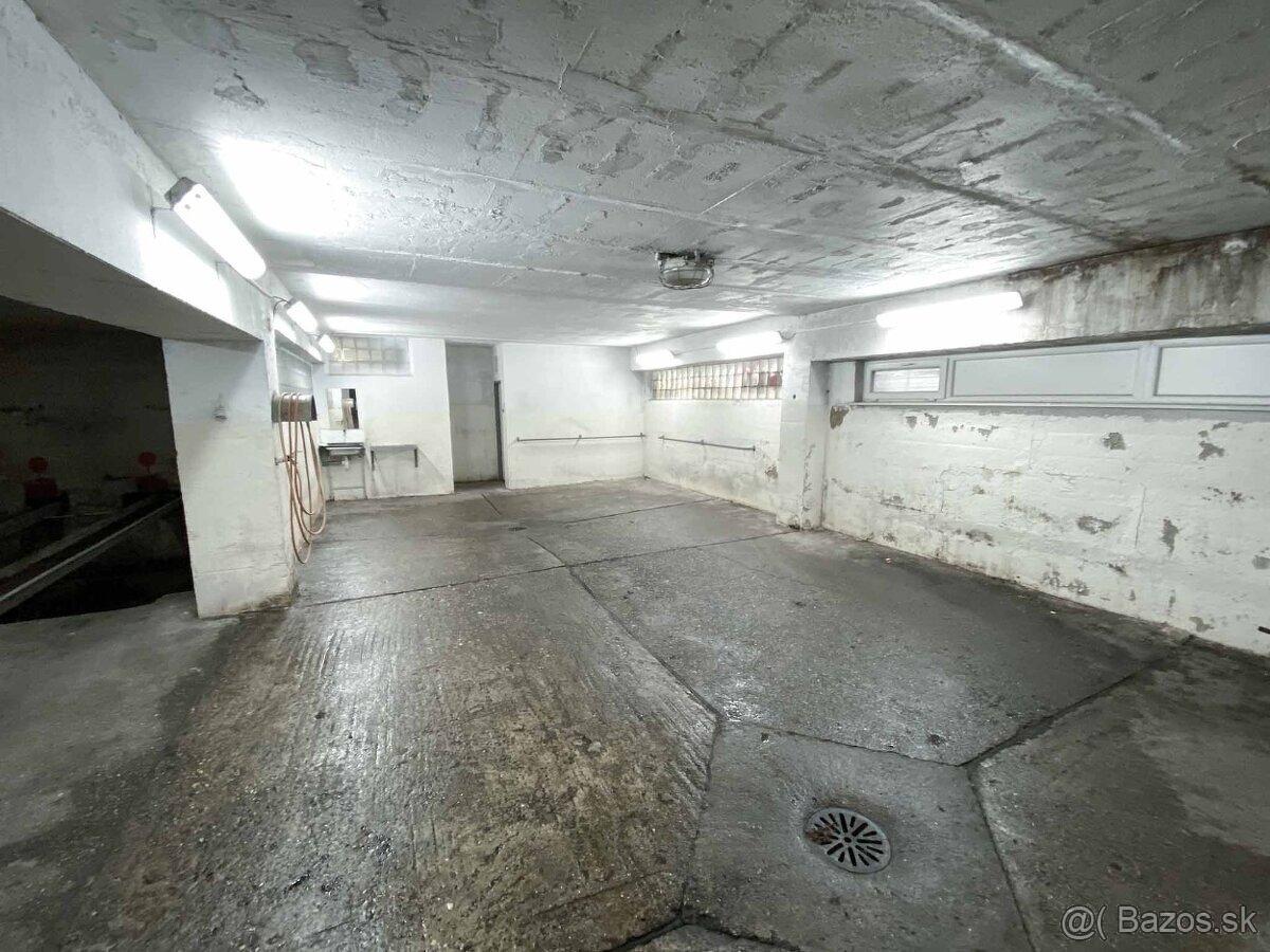 Priestranná garáž ( Chlumeckého ) - 5