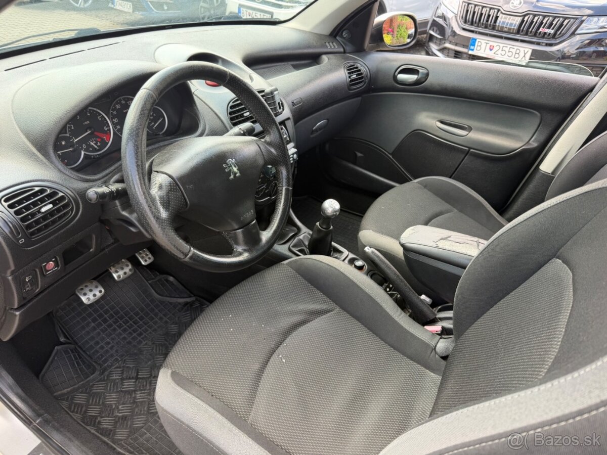 Peugeot 206 1.4 - 5