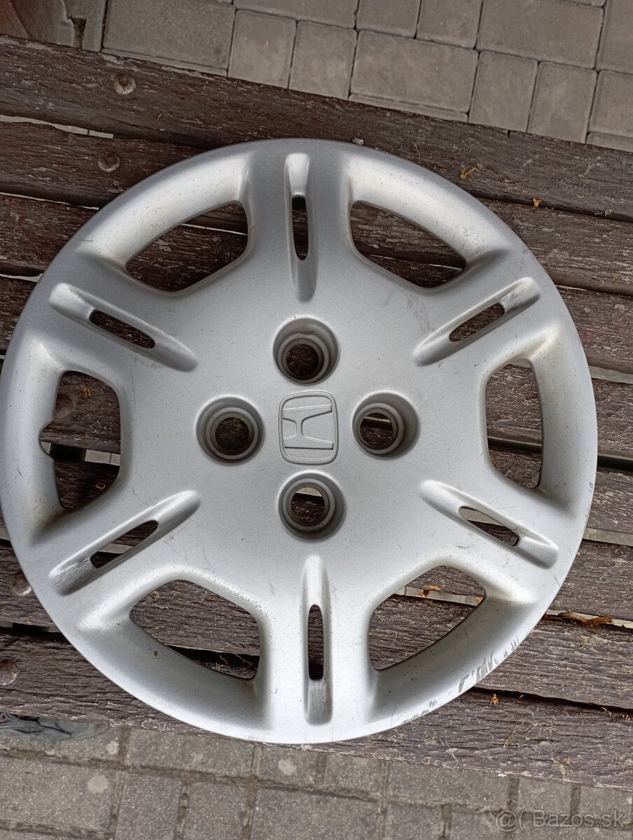 1ks puklica VW 14", Toyota 14", Skoda 15", Honda 14" - 5