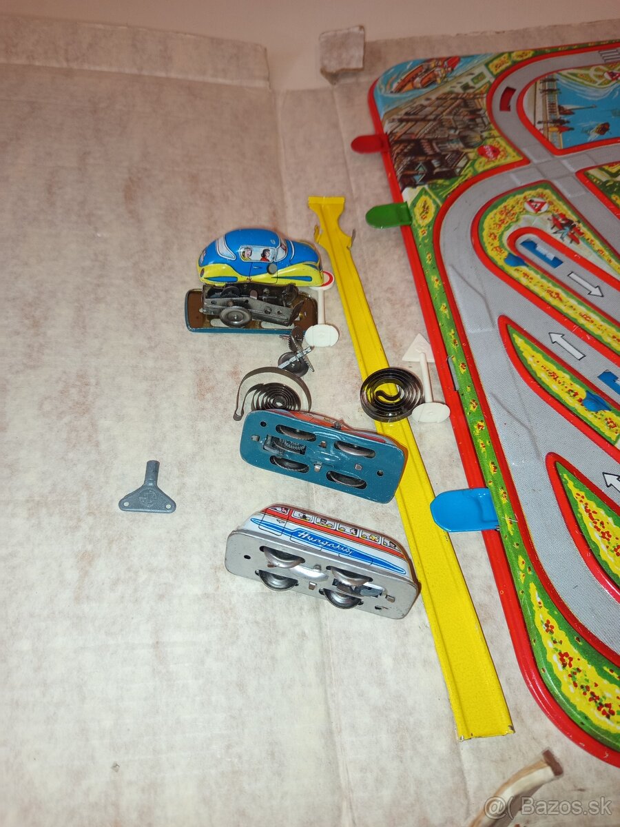 Stará plechová autodraha - 5