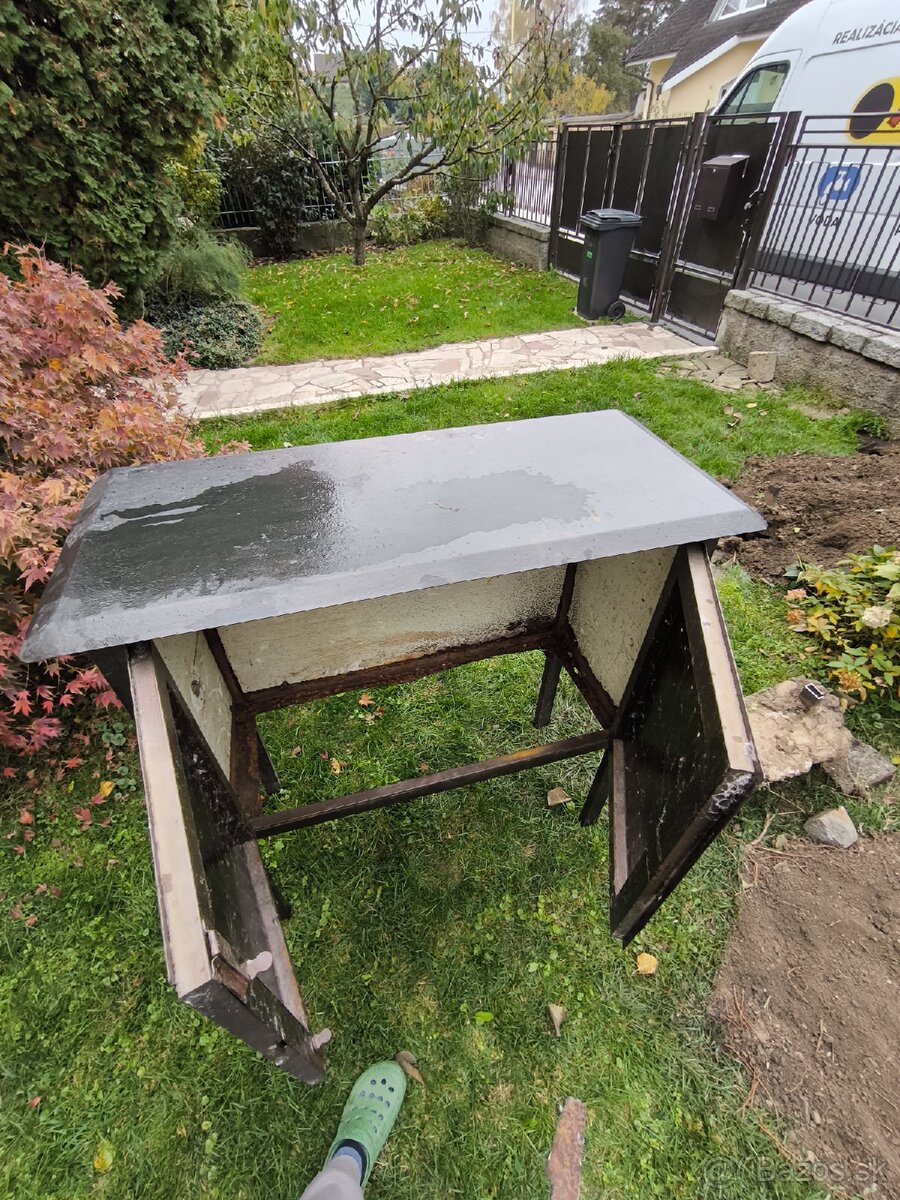 Kovovy domček búdka - 5