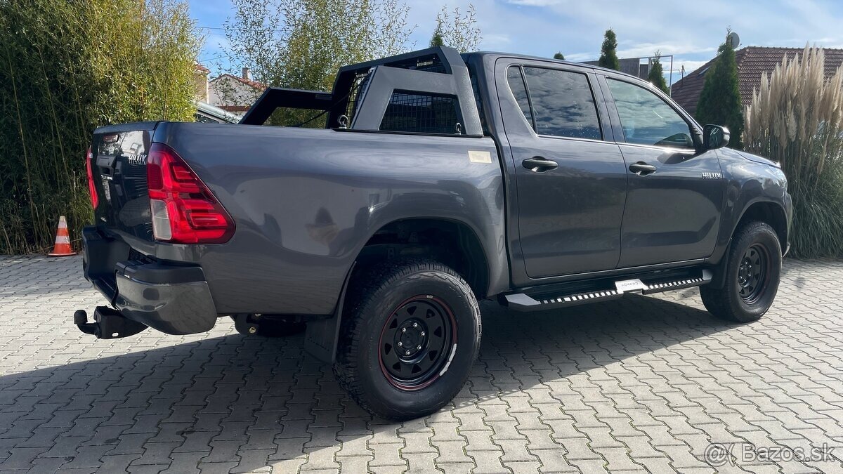 TOYOTA HILUX 2.4DI-D - PREDAJ AJ NA SPLÁTKY