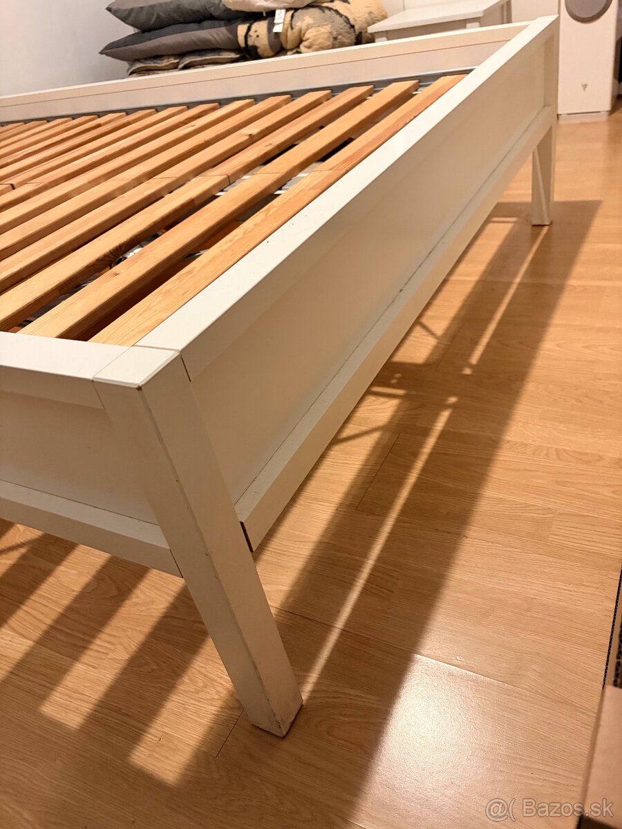 Drevená posteľ 140x200 aj s roštami - 5