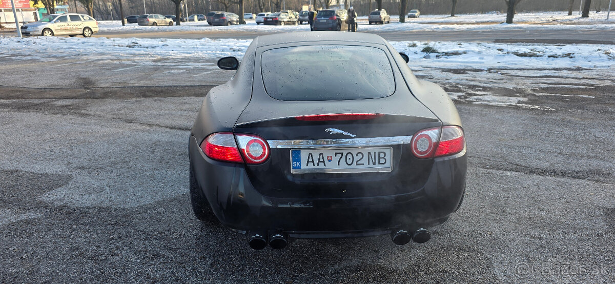 Jaguár XK 4.2 V8 - 5