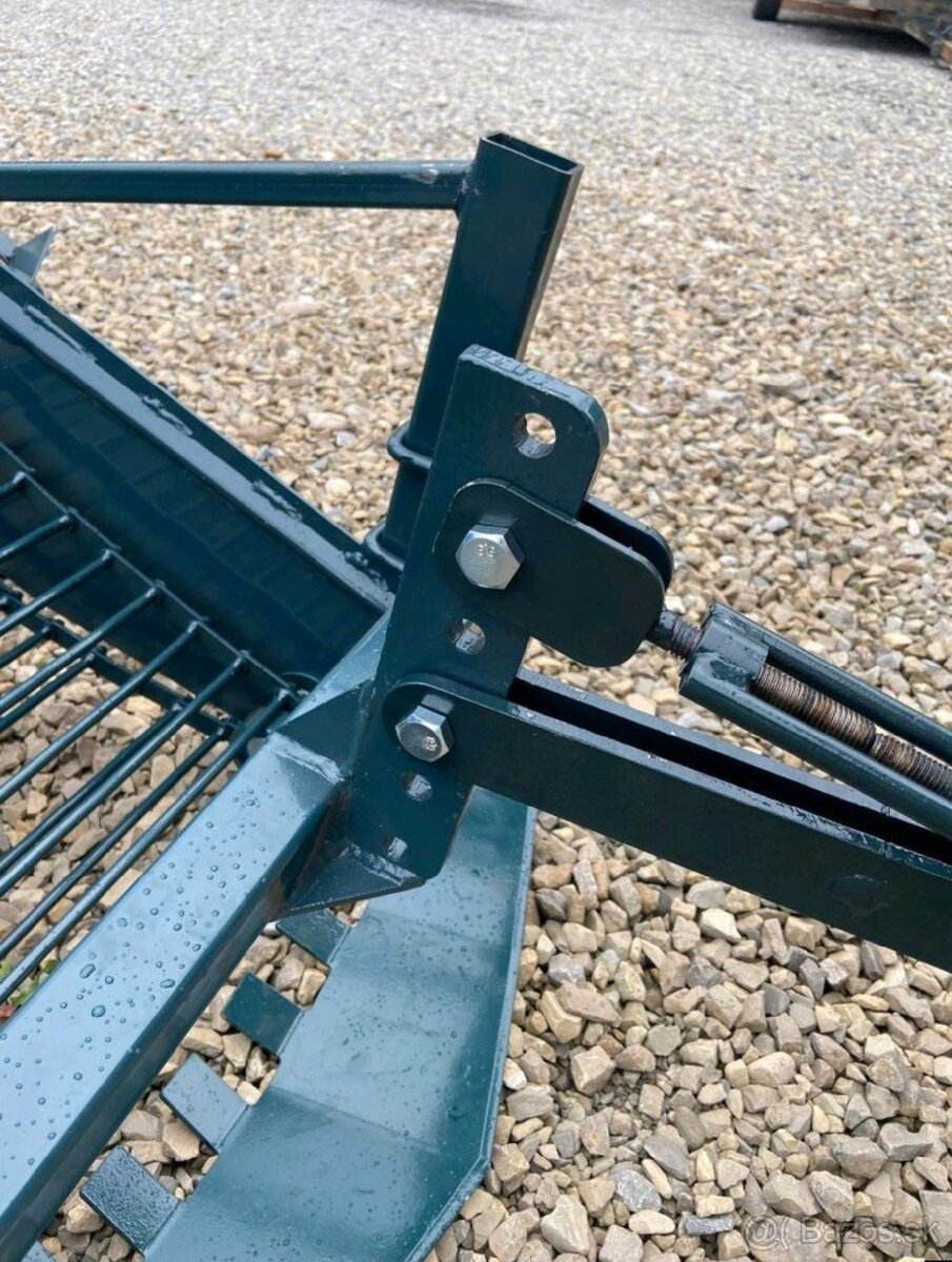 Jednoradový vyorávač zemiakov s dopravníkom - 5