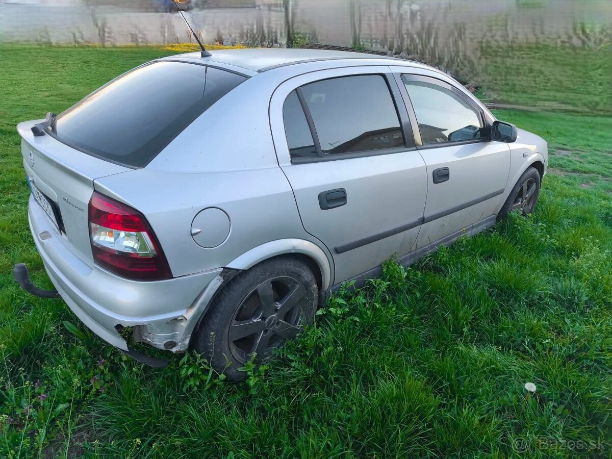 Predám Opel Astra strieborná - 5