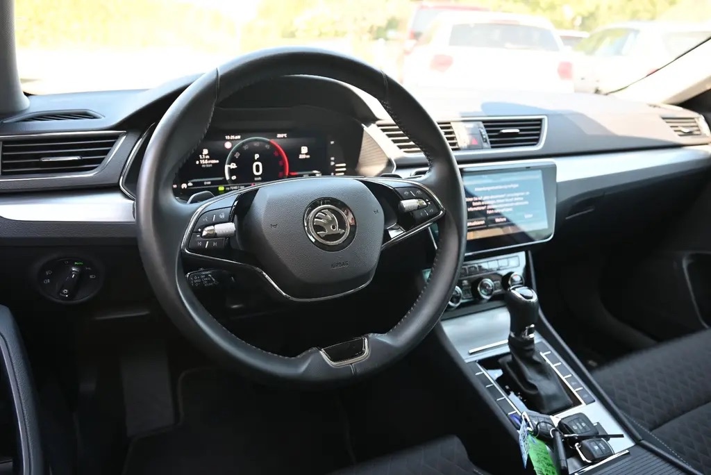 Skoda superb combi - 5
