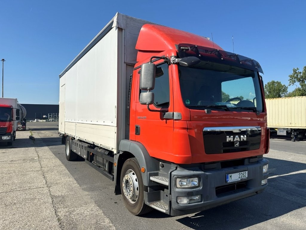 MAN TGM 18.290 se shrnovací plachtou a čelem - 5