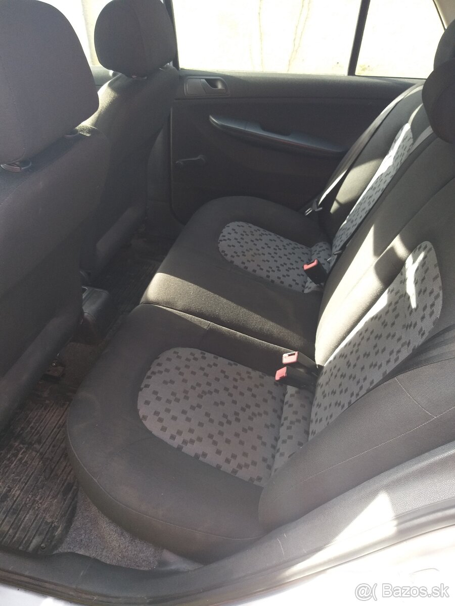 Škoda Fabia Sedan benzín + plyn (LPG) - 5