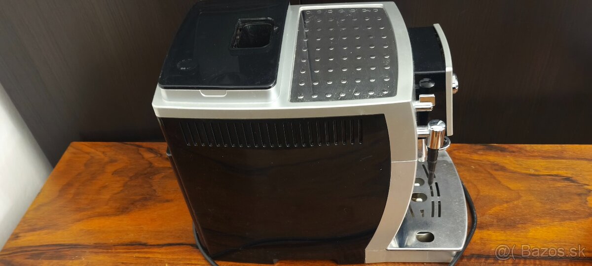 Predám kávovar Delonghi Nechám 23.420.SB - 5
