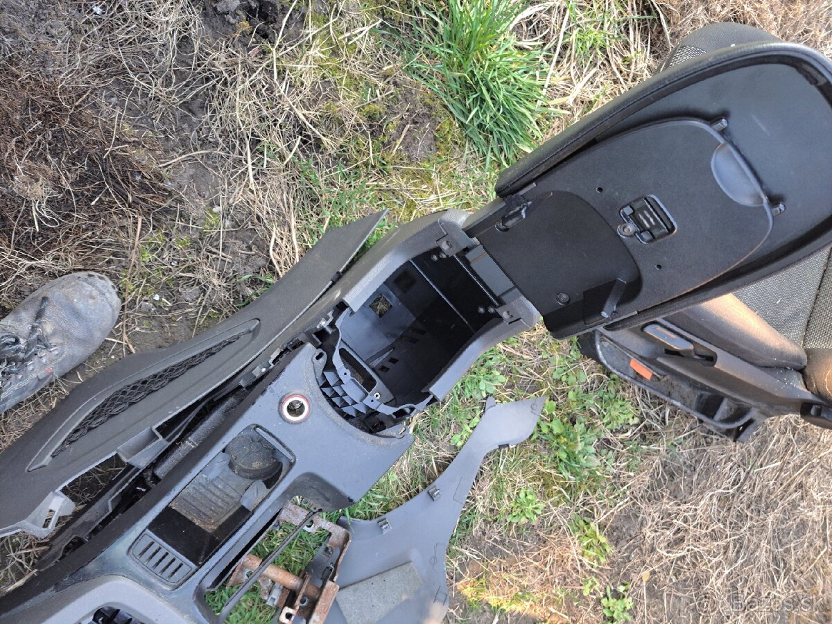 Predam Ford c-max Lakťová opierka Tunel stredový - 5