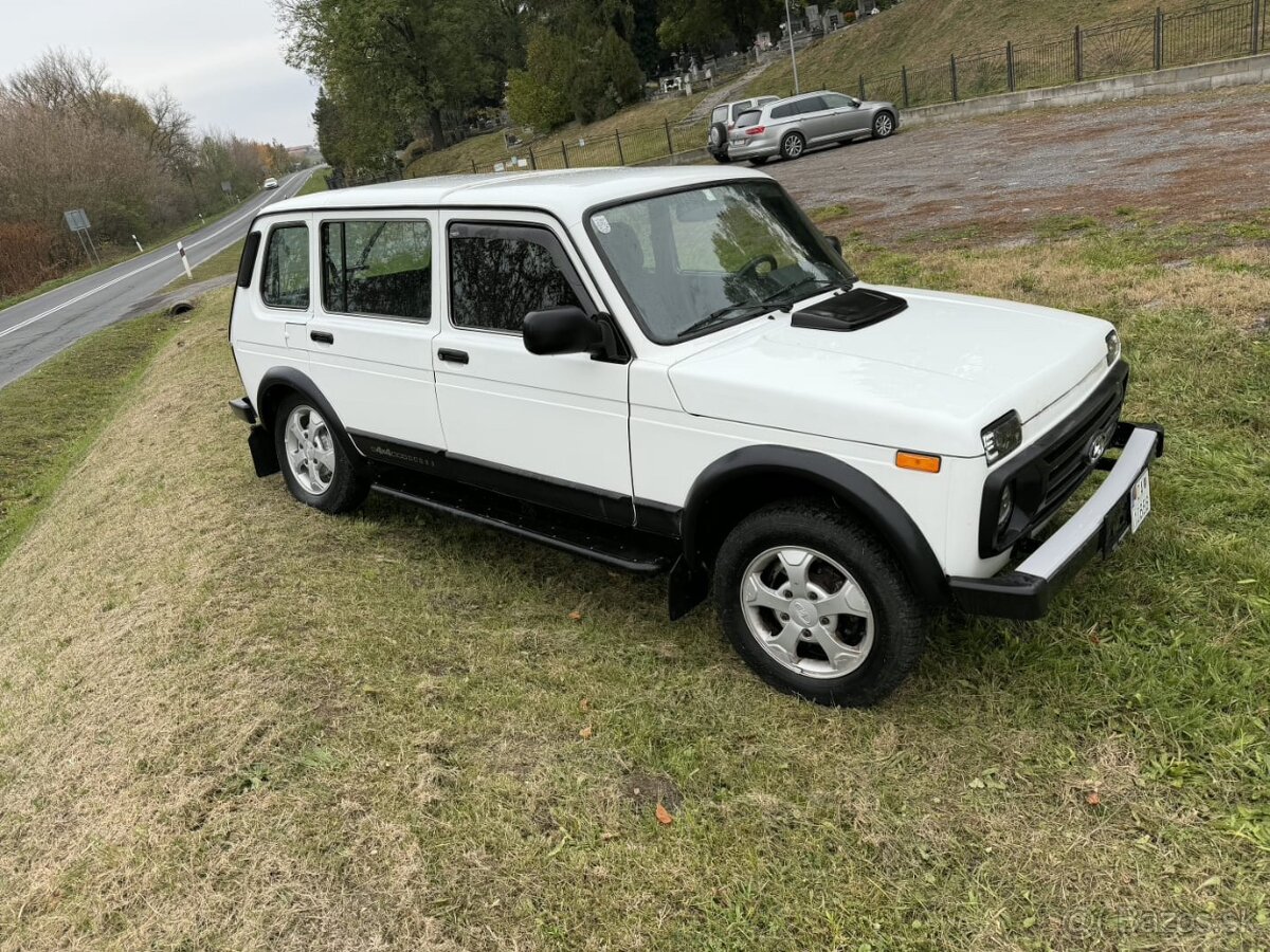 Lada Niva 4x4, 5 dverová - 5