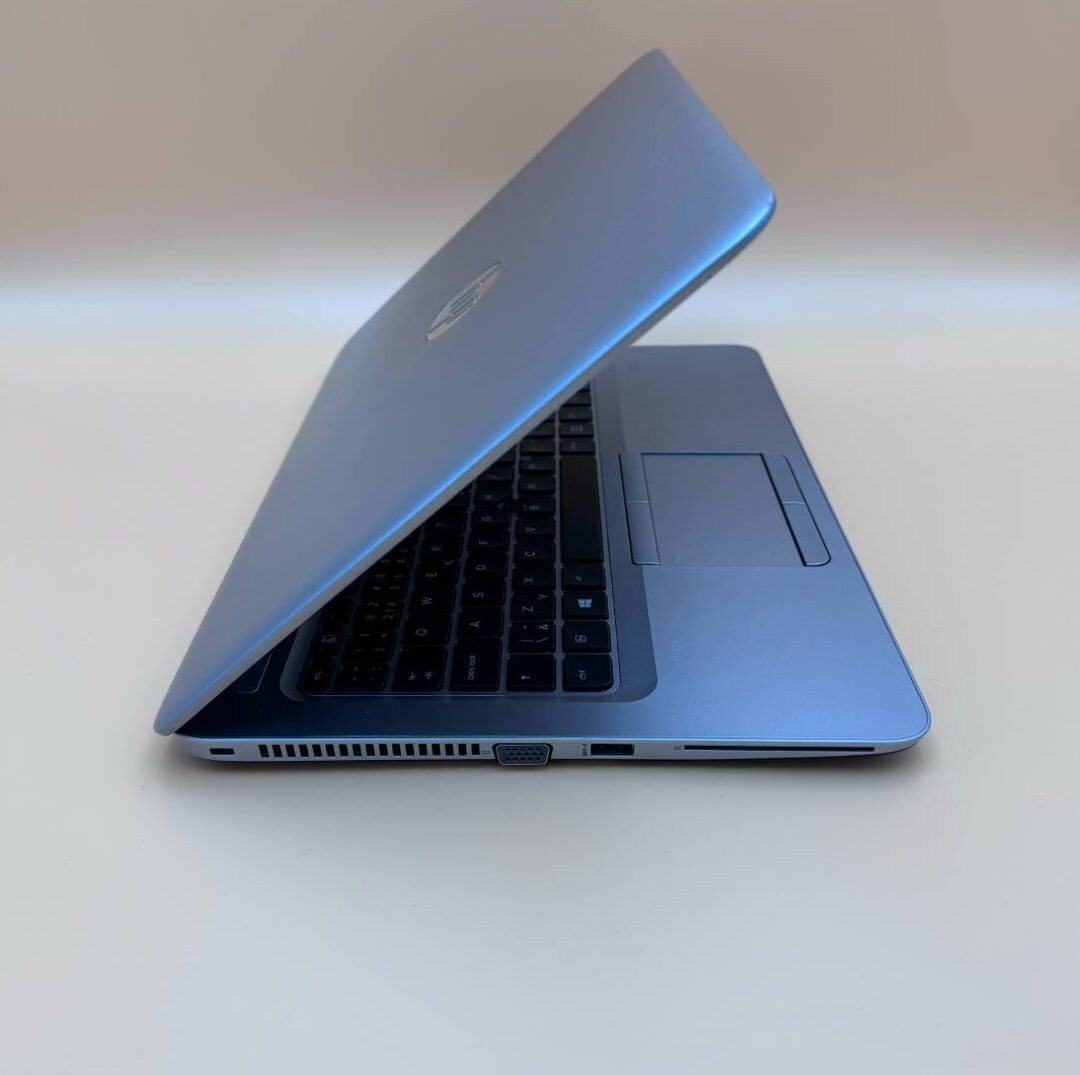 Notebook 14" HP.AMD PRO A10-8730B 4x2,40GHz.8gb ram.256gSSD - 5