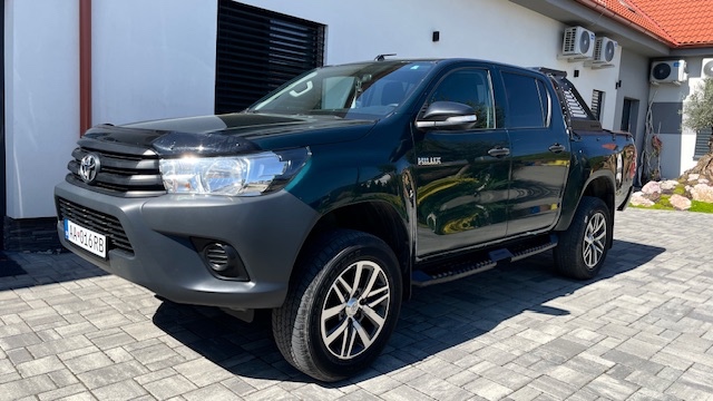 TOYOTA HILUX DC 2.4 I D-4D Live - NA PREDAJ / NA SPLATKY