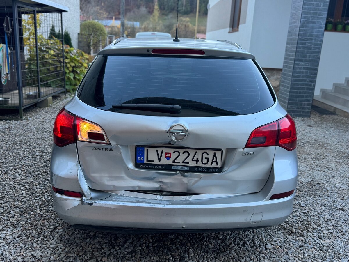 Opel Astra Caravan 1.7cdti 2012 PLNE POJAZDNÉ - 5