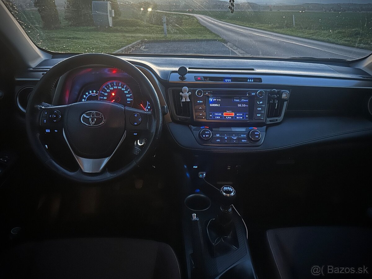 Predám Toyota RAV4 2.2 l D-CAT - 5