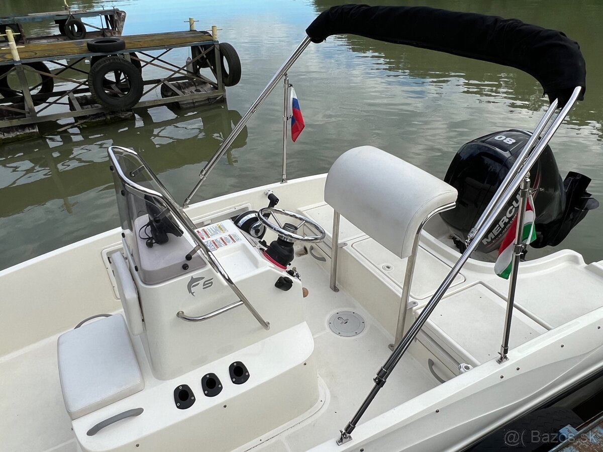 Motorový čln BAYLINER CC5E + vozík - 5