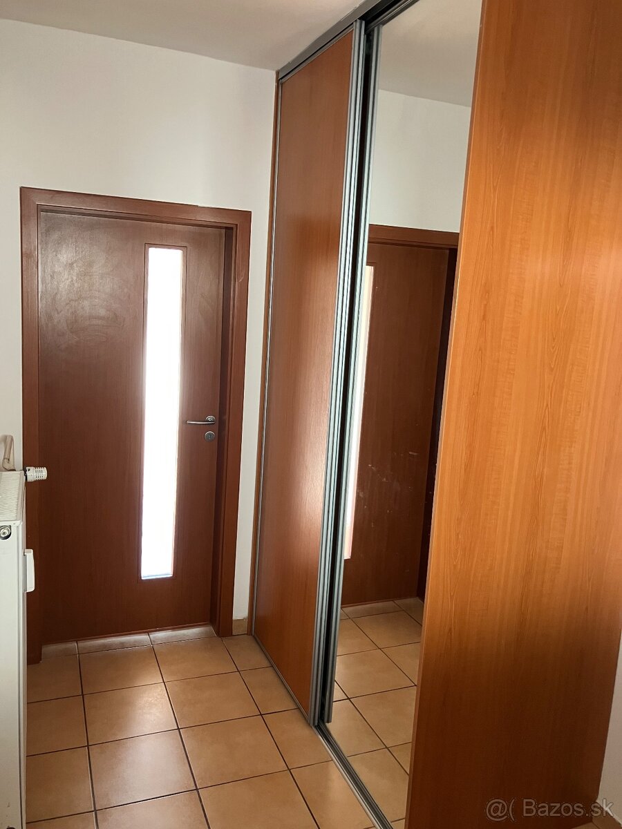 Velka garsonka - novostavba - sirsie centrum - 5