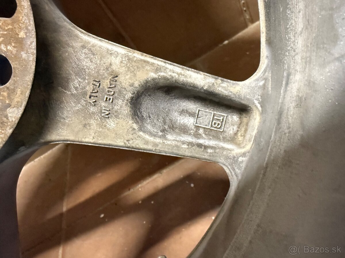 Predám alu Racing Dynamics RGP R17 5x120 - 5