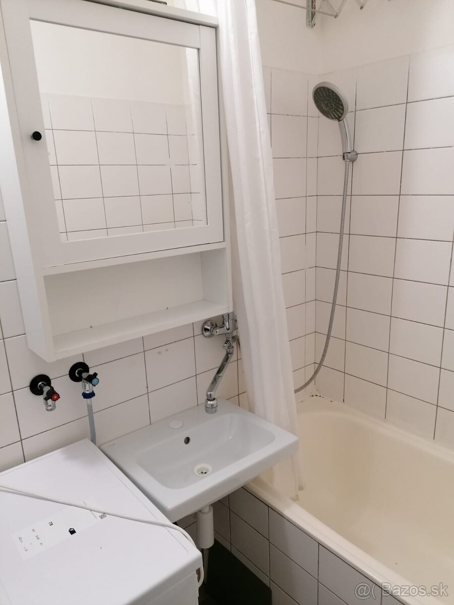 Predaj 1-izbový byt ZVOLEN Podborová - 5