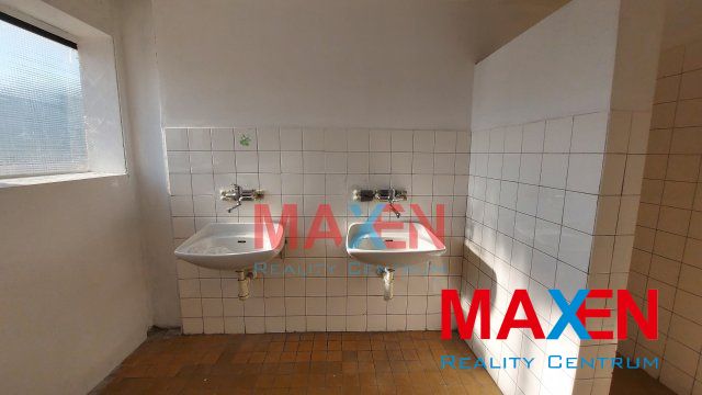 Skladový a výrobný priestor 850 m2 v priemyselnom areáli Koš - 5