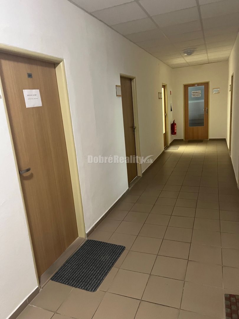 Na prenájom najlacnejšie komerčné priestory v Prievidzi. - 5