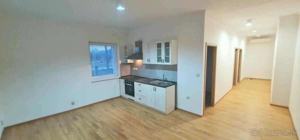 Na prenájom 3i byt s balkónom, s oploteným pozemkom,Komárno - 5