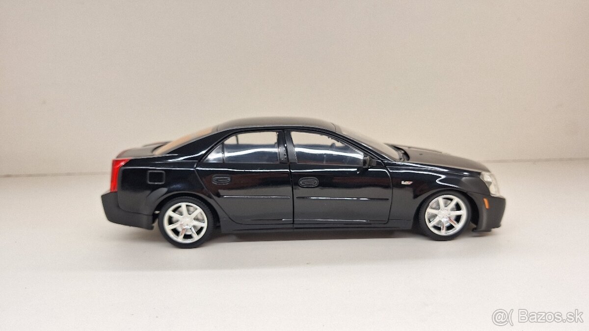 1:18 CADILLAC CTS-V - 5