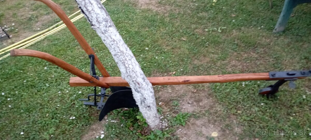 Starý drevený pluh 2 - 5