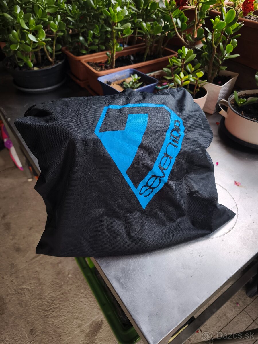 7iDP M1, integrálna prilba - Thruster Red/Black - 5