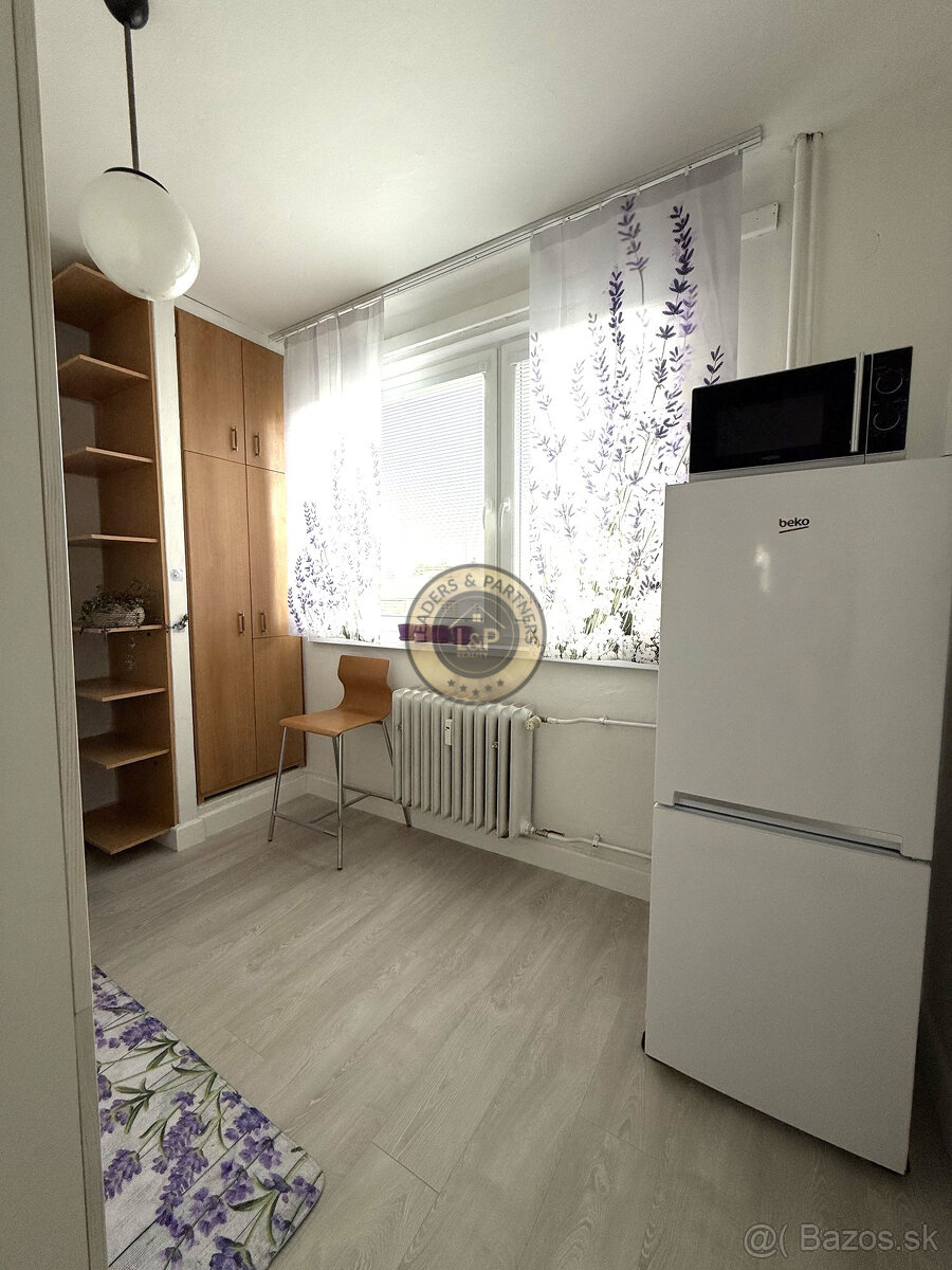 Na predaj 3iz. byt s balkónom v tichej lokalite v Senici - 5