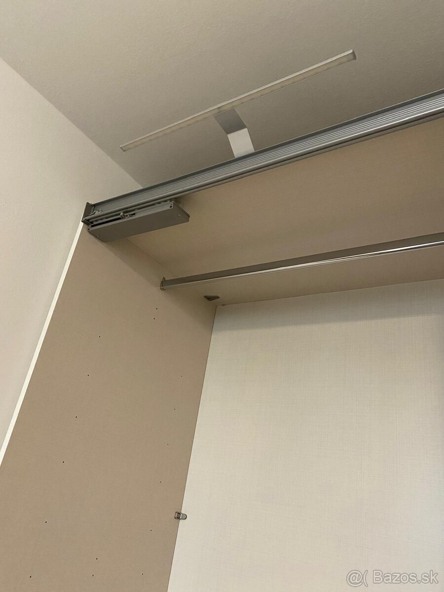 Šatníková skriňa - 5