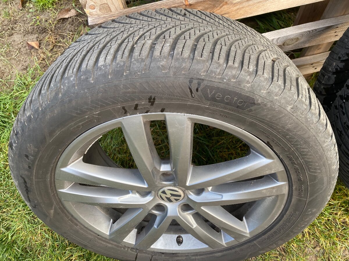Original sada 5x130, 19”VW Touareg alu disky s Michelin - 5