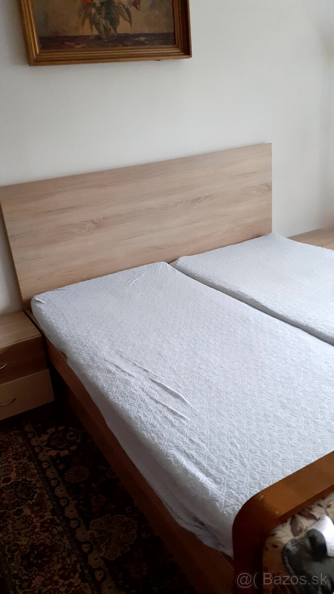 Predám manželskú postel - robená dub sonoma/ lesk vanilka - 5
