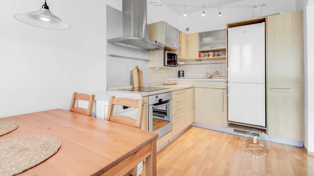 AXIS REAL | 2i byt - tehla, pivnica pri byte, parking, Sv. V - 5