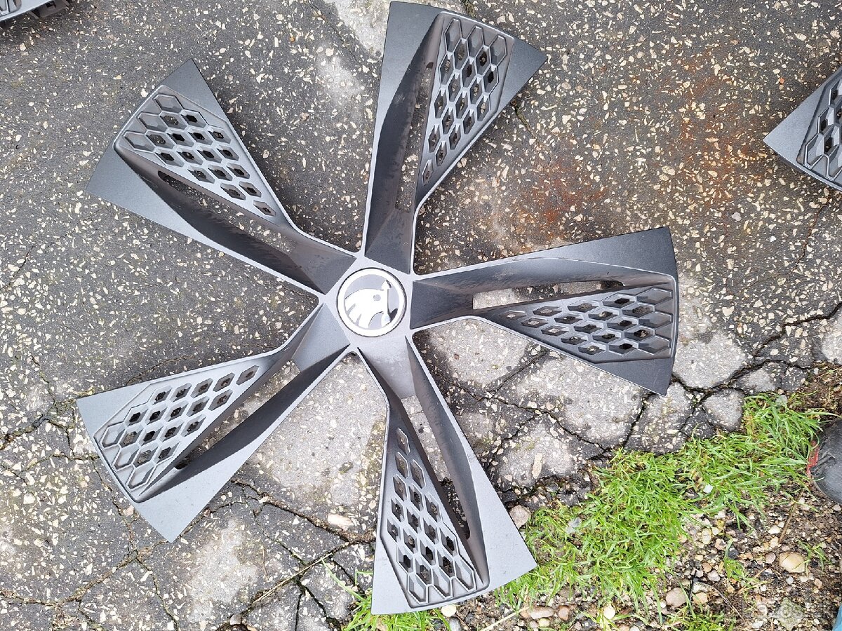 Puklice originál škoda karoq r19 - 5