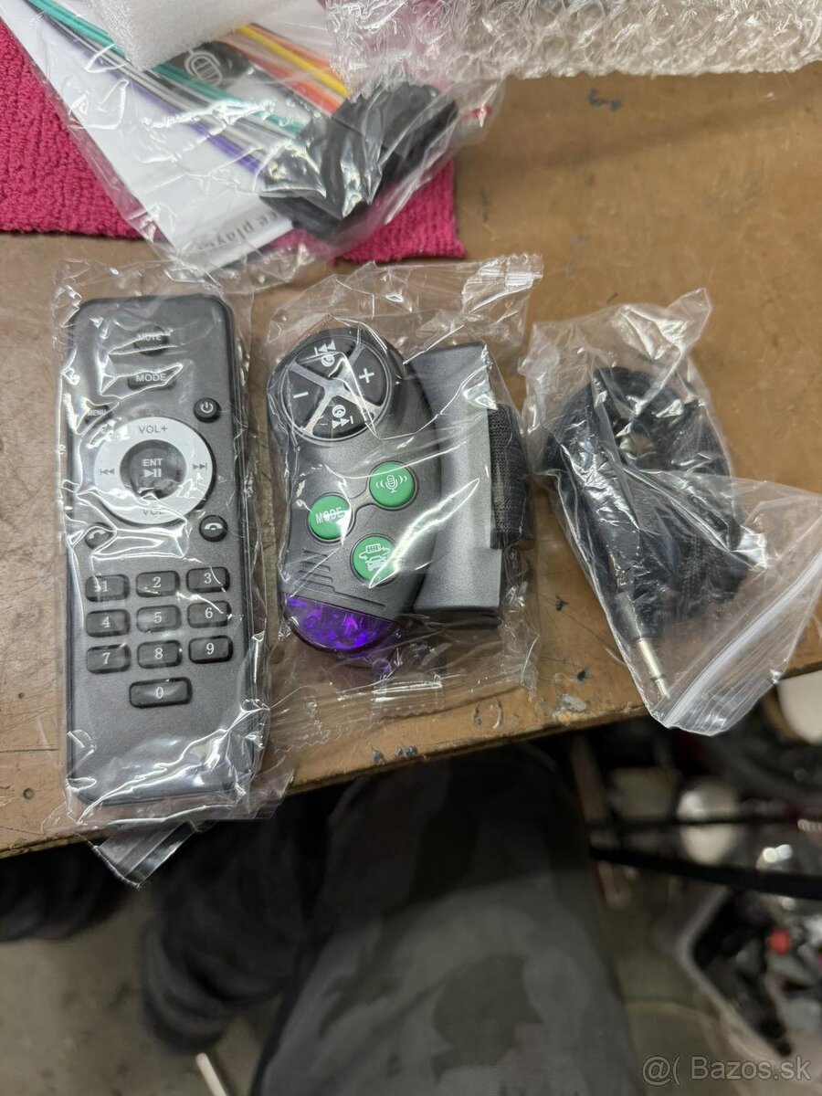 1 din farebné LCD, USB, Micro SD, MP3, AUX,tuner atď. - 5